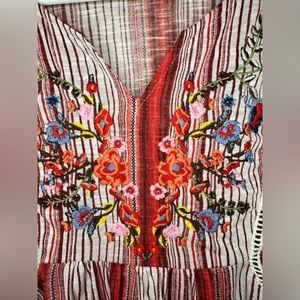 Signature Studio casual blouse, women’s small. Fits like a small. Colorful.